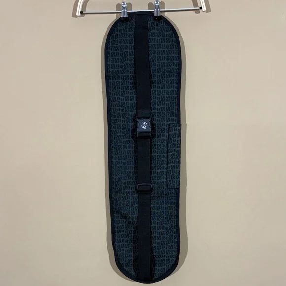 és Carry On Skateboard Bag - Picture 2 of 6